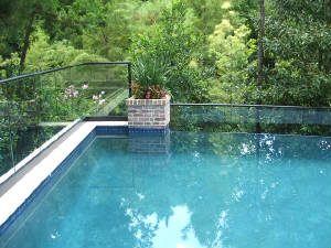 PoolBalconyFence0806003.jpg